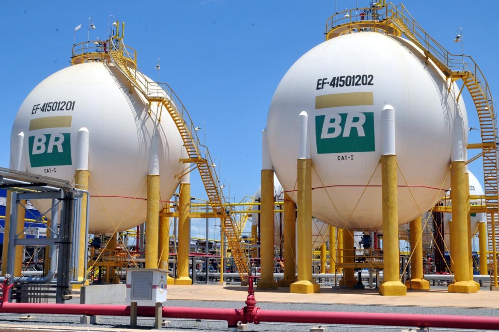 petrobras-inicia-processo-de-abertura-do-setor-de-gas-natural-no-brasil-1030x684-15850195396272046898766-1632817720.jpg