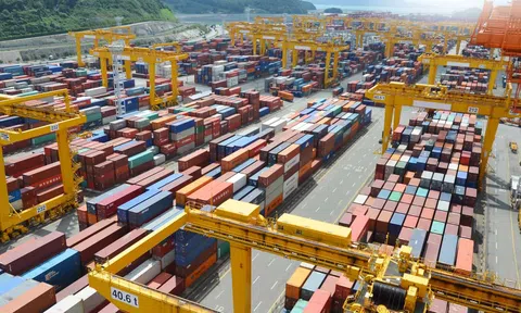 Hàn Quốc: Chi phí vận chuyển hàng không và đường biển tăng kỷ lục