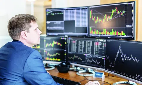 Khối ngoại tiếp tục bán ròng trong quý III trên sàn HoSE